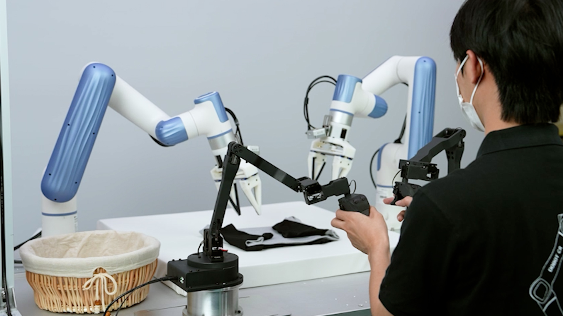 -越疆 X-Trainer 樣樣精通，背后掌握了哪些黑科技？