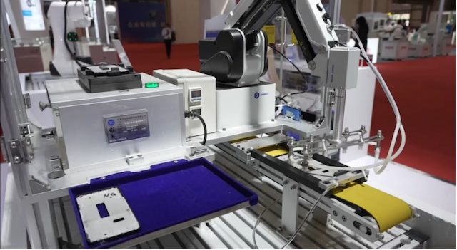 、3C行業為何成協作機械臂“主戰場”，小批量多品種生產難題如何破解？